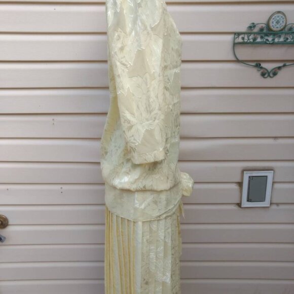 Vintage 80s Does 20s Yellow Drop Waist Dress Silky Bow Size 9/10 - Picture 9 of 11